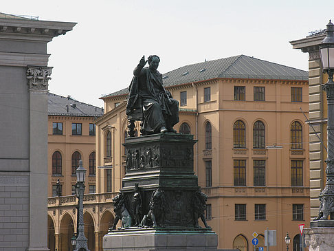 Fotos Max Joseph Platz | München
