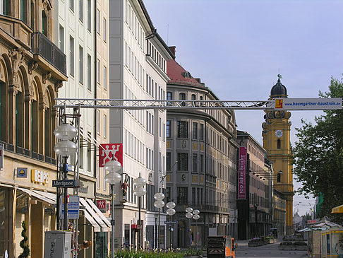 Foto Weinstraße - München